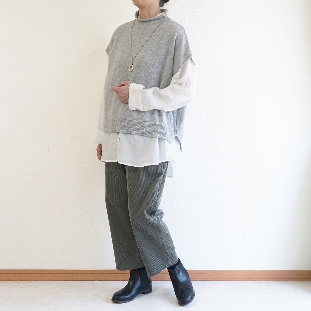 Branch m‘.,ブランチエム,ナチュラル,30代,40代,50代,60代,コットン,綿,ゆったり,テーパード,テーパードパンツ,コーデュロイパンツ,コーデュロイ,パンツ,サッカーコール