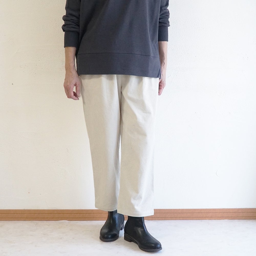 Branch m‘.,ブランチエム,ナチュラル,30代,40代,50代,60代,コットン,綿,ゆったり,テーパード,テーパードパンツ,コーデュロイパンツ,コーデュロイ,パンツ,サッカーコール
