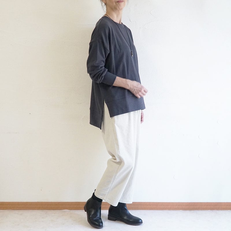 Branch m‘.,ブランチエム,ナチュラル,30代,40代,50代,60代,コットン,綿,ゆったり,テーパード,テーパードパンツ,コーデュロイパンツ,コーデュロイ,パンツ,サッカーコール