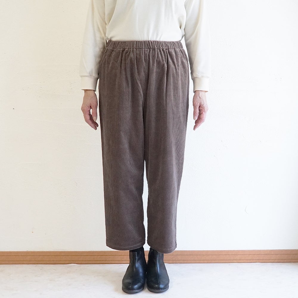 Branch m‘.,ブランチエム,ナチュラル,30代,40代,50代,60代,コットン,綿,ゆったり,テーパード,テーパードパンツ,コーデュロイパンツ,コーデュロイ,パンツ,サッカーコール