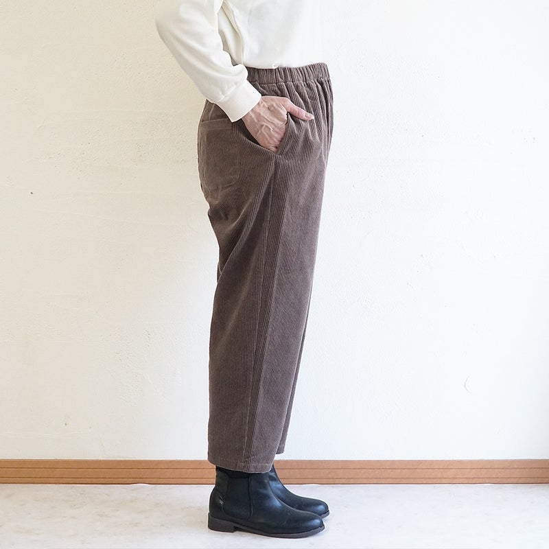 Branch m‘.,ブランチエム,ナチュラル,30代,40代,50代,60代,コットン,綿,ゆったり,テーパード,テーパードパンツ,コーデュロイパンツ,コーデュロイ,パンツ,サッカーコール