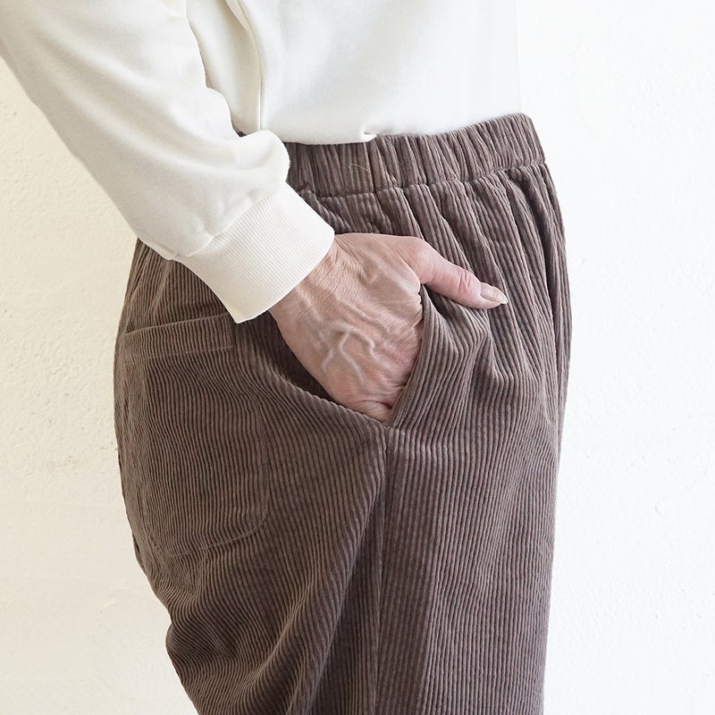 Branch m‘.,ブランチエム,ナチュラル,30代,40代,50代,60代,コットン,綿,ゆったり,テーパード,テーパードパンツ,コーデュロイパンツ,コーデュロイ,パンツ,サッカーコール