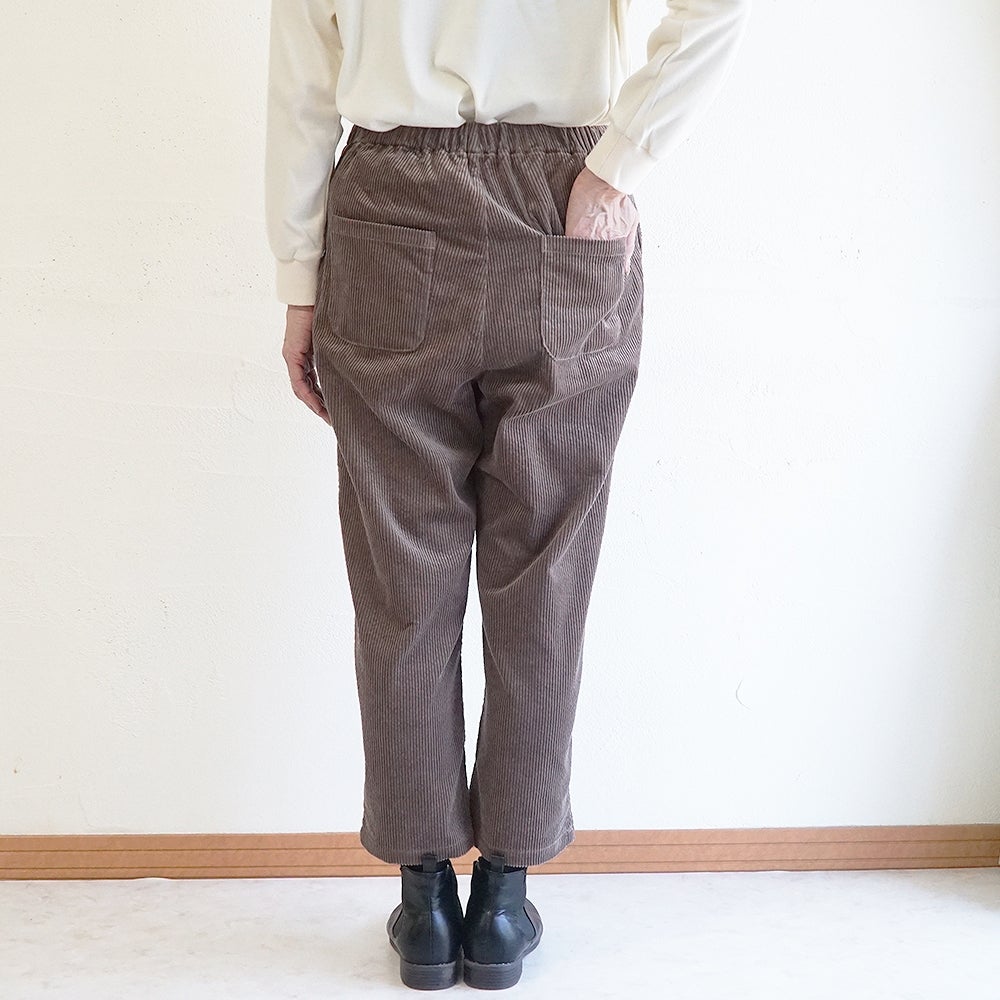 Branch m‘.,ブランチエム,ナチュラル,30代,40代,50代,60代,コットン,綿,ゆったり,テーパード,テーパードパンツ,コーデュロイパンツ,コーデュロイ,パンツ,サッカーコール