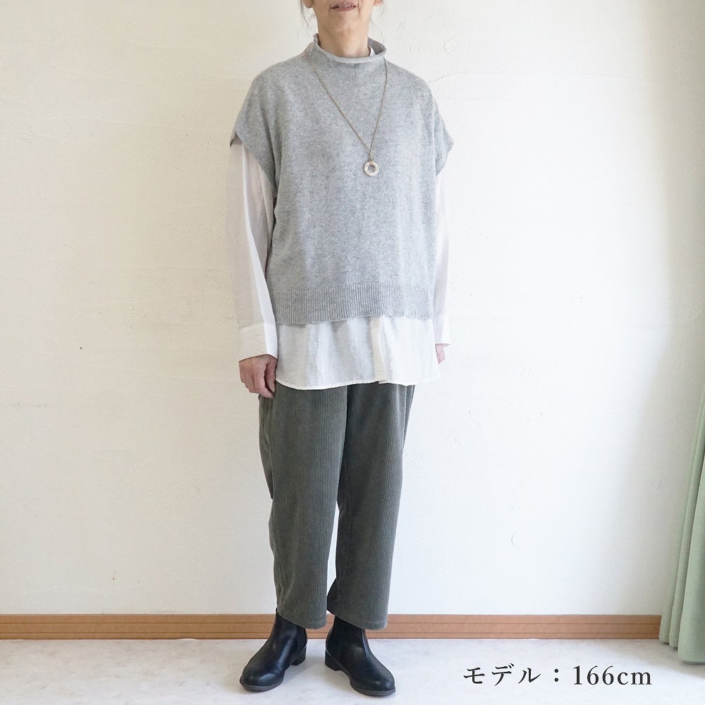 Branch m‘.,ブランチエム,ナチュラル,30代,40代,50代,60代,ウール,綿,ゆったり,ニット,ベスト,ニットベスト,ボトルネック,ボトルネックベスト,ハイネック,ハイネックベスト,