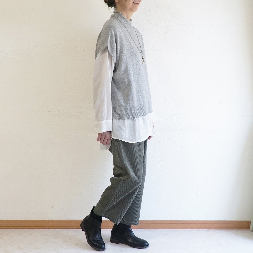 Branch m‘.,ブランチエム,ナチュラル,30代,40代,50代,60代,ウール,綿,ゆったり,ニット,ベスト,ニットベスト,ボトルネック,ボトルネックベスト,ハイネック,ハイネックベスト,