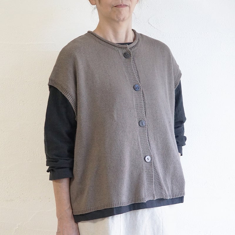 Branch m‘.,ブランチエム,ナチュラル,30代,40代,50代,60代,ウール,綿,ゆったり,ニット,ベスト,ニットベスト,前あき,前あきベスト,
