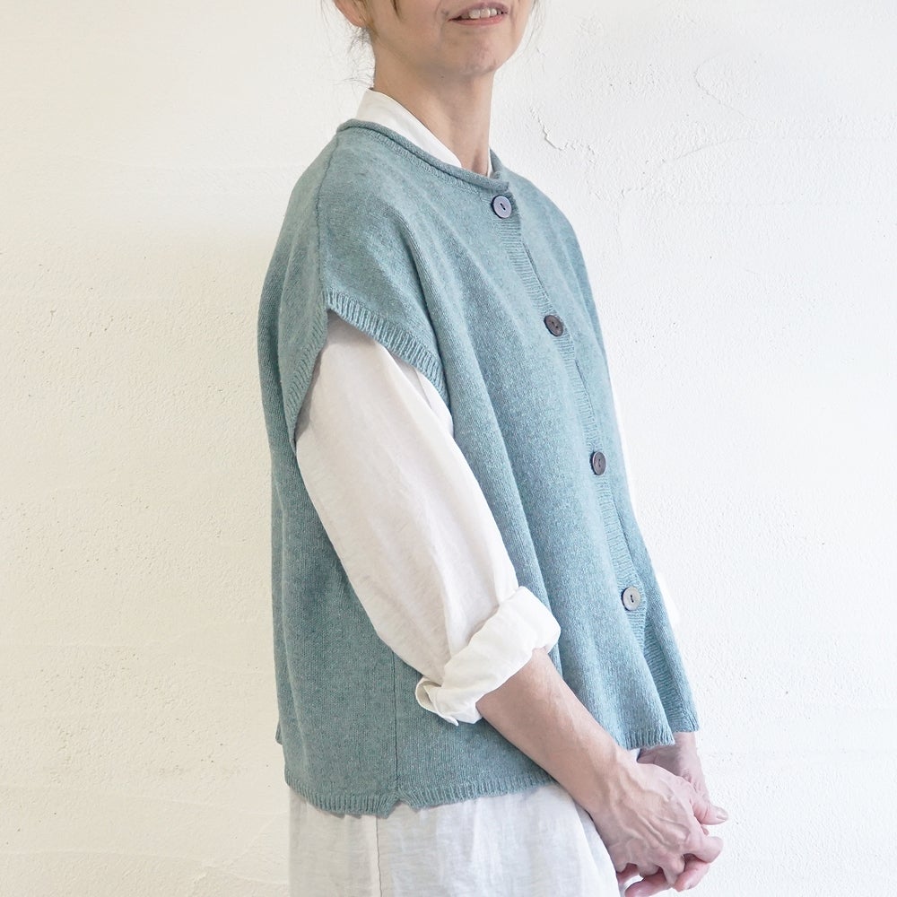 Branch m‘.,ブランチエム,ナチュラル,30代,40代,50代,60代,ウール,綿,ゆったり,ニット,ベスト,ニットベスト,前あき,前あきベスト,