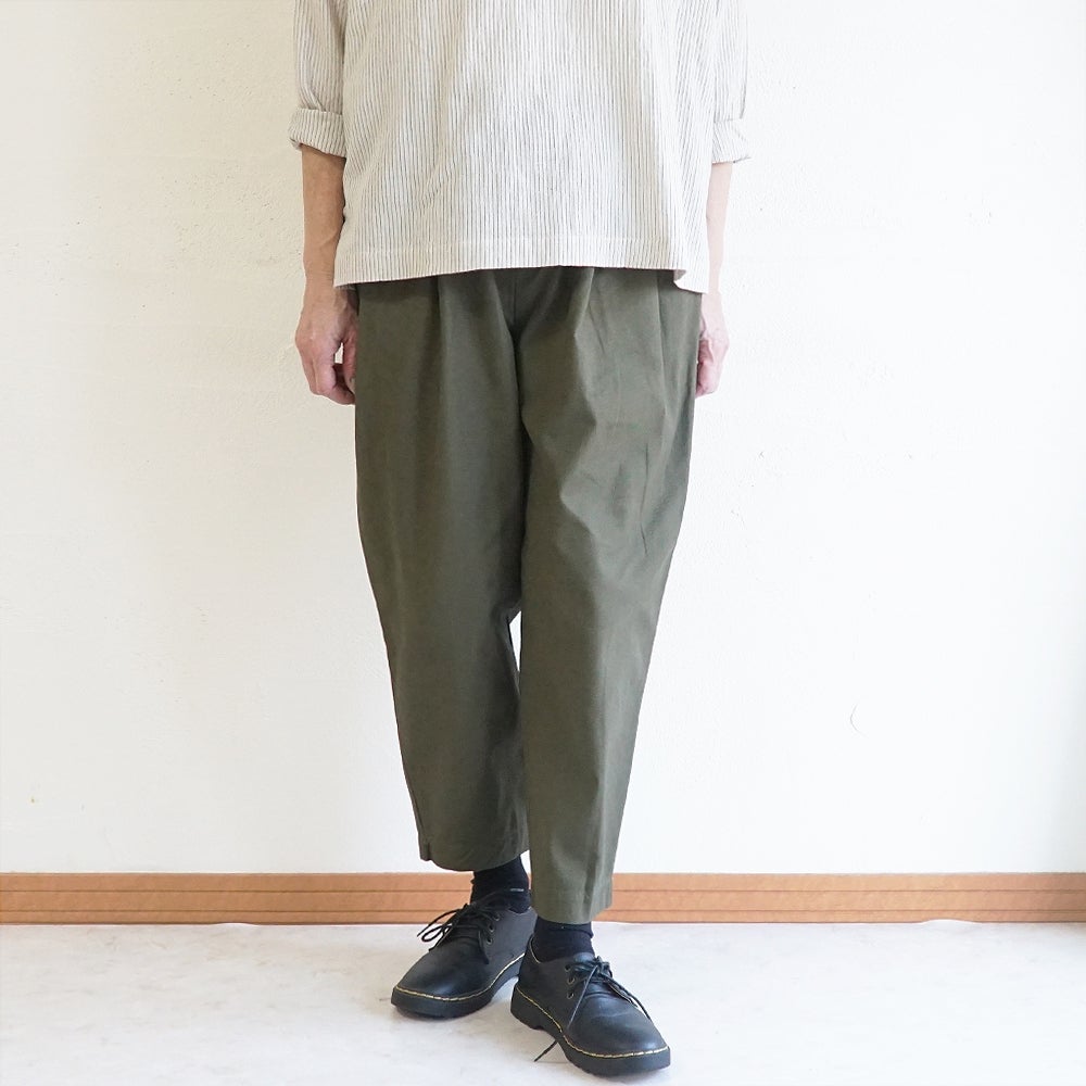 Branch m‘.,ブランチエム,ナチュラル,30代,40代,50代,60代,リネン,ゆったり,コットン,綿,pants,パンツ,テーパードパンツ,テーパード,タックパンツ,タック,タックテーパード,タックテーパードパンツ