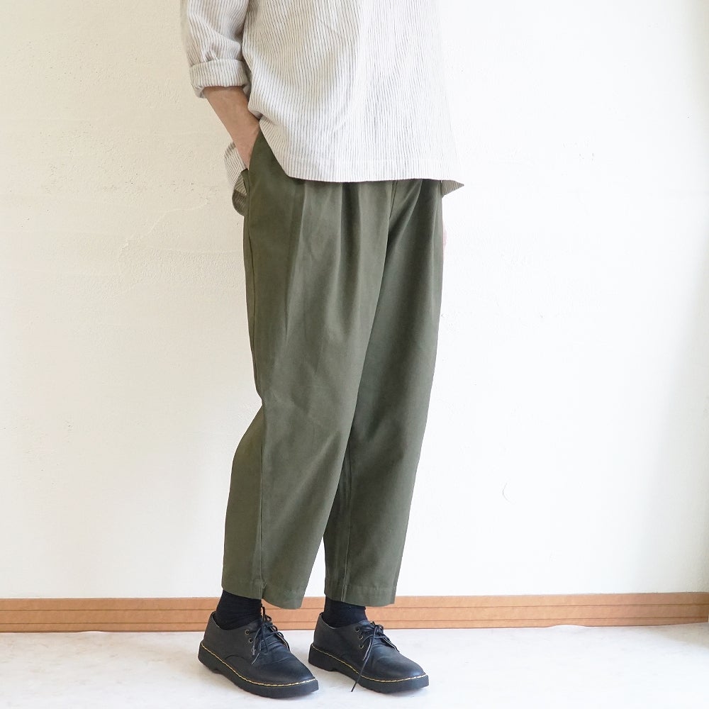 Branch m‘.,ブランチエム,ナチュラル,30代,40代,50代,60代,リネン,ゆったり,コットン,綿,pants,パンツ,テーパードパンツ,テーパード,タックパンツ,タック,タックテーパード,タックテーパードパンツ