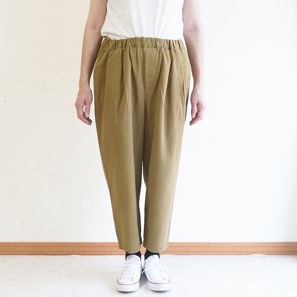 Branch m‘.,ブランチエム,ナチュラル,30代,40代,50代,60代,リネン,ゆったり,コットン,綿,pants,パンツ,テーパードパンツ,テーパード,タックパンツ,タック,タックテーパード,タックテーパードパンツ